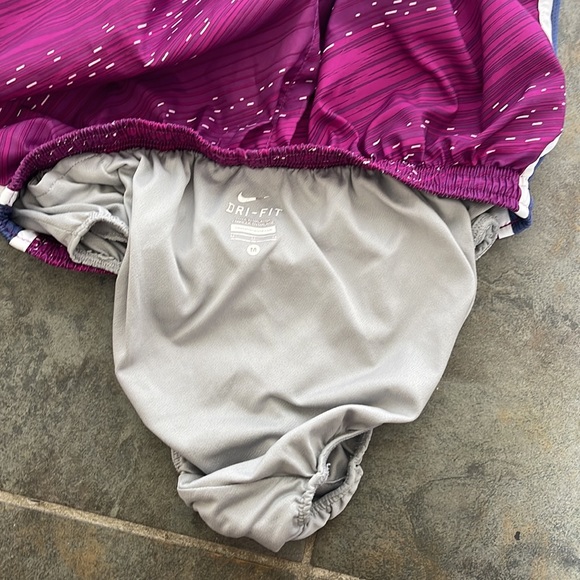 Nike running shorts - Picture 3 of 3